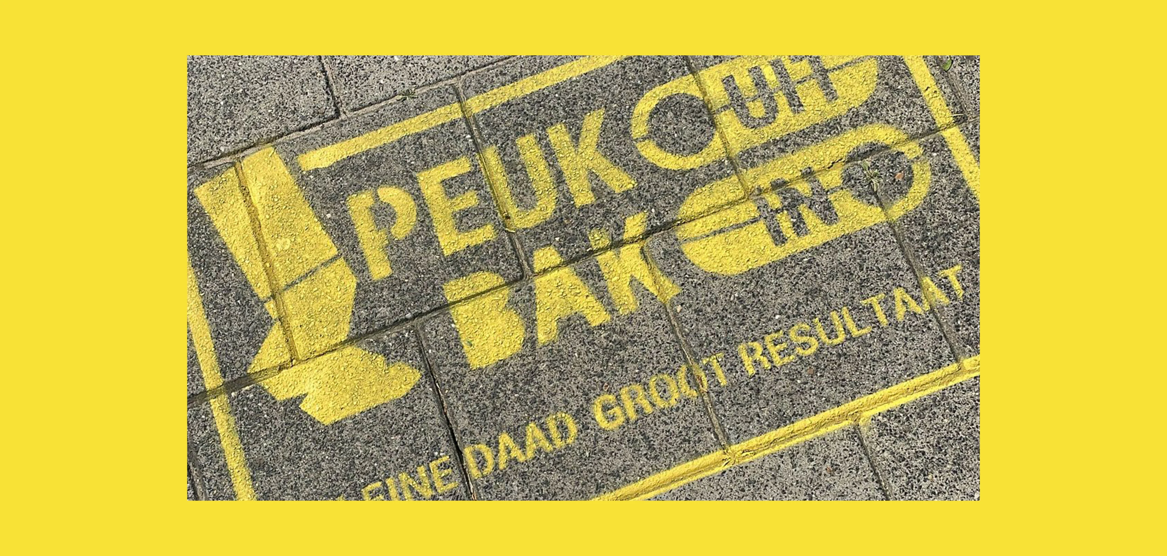 Green grafity logo op de grond